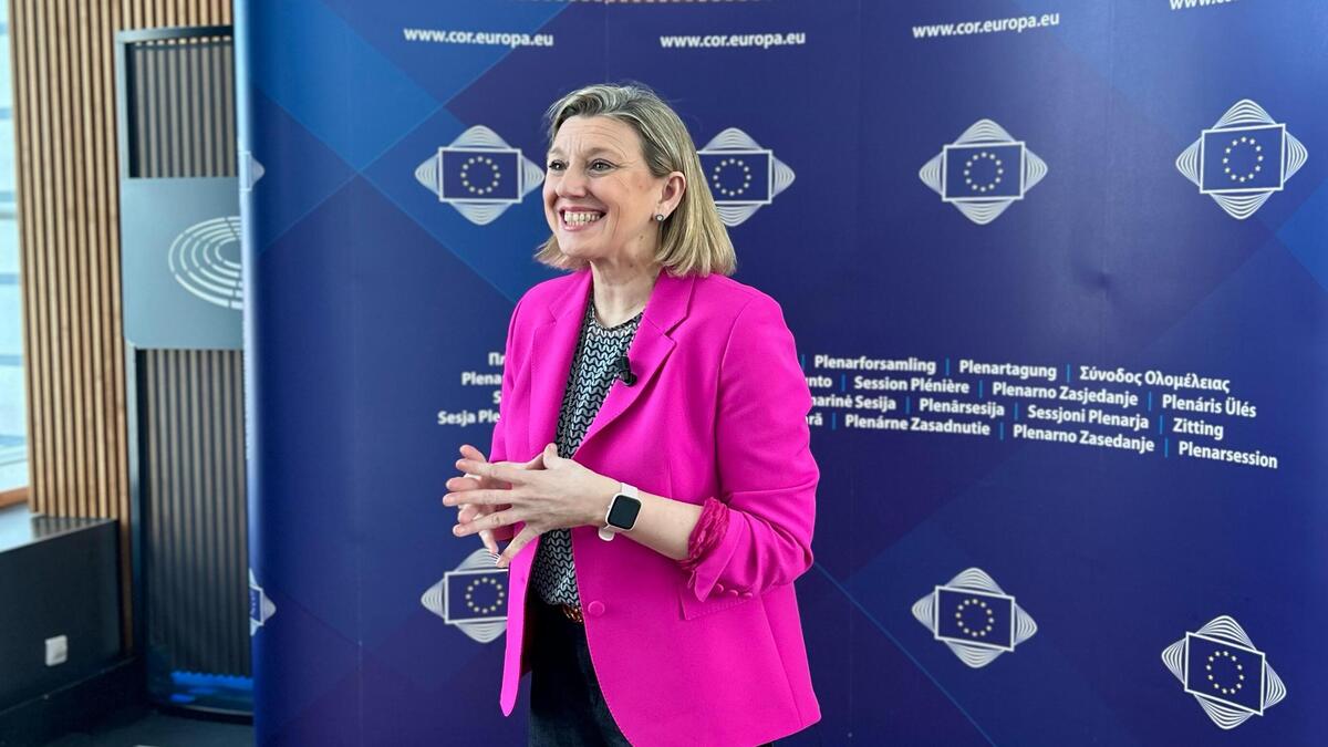 La vicepresidenta de la Junta destaca en Bruselas la urgencia de consolidar el sector del automóvil