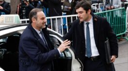El Supremo retira el pasaporte a Ábalos y le obliga a comparecer cada 15 días en el juzgado