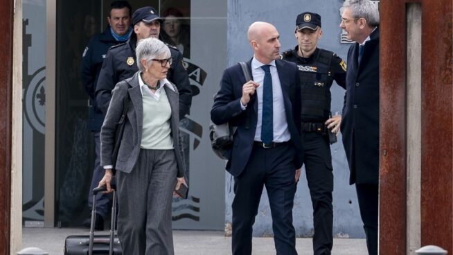 La defensa de Rubiales considera «acreditado» el «consentimiento» de Hermoso para el beso