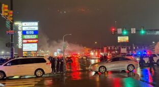 Un avión médico con seis personas a bordo se estrella en una zona residencial de Filadelfia