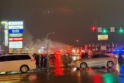 Un avión médico con seis personas a bordo se estrella en una zona residencial de Filadelfia