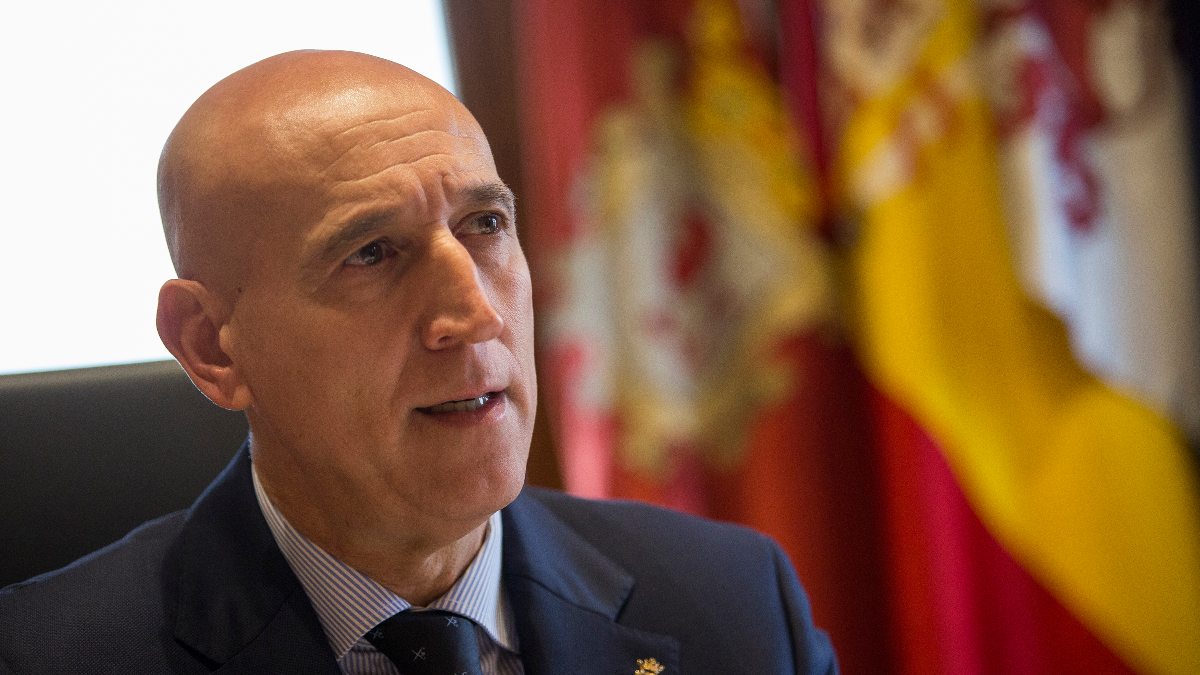 El alcalde socialista de León advierte sobre el «mal camino» del PSOE en el territorio