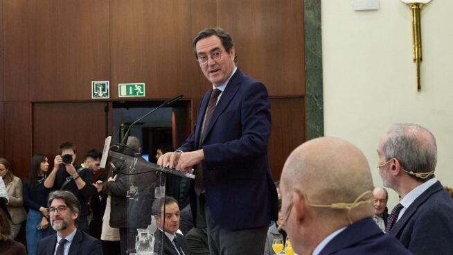 El presidente de la CEOE no comparte la rebaja de la jornada aprobada por el Consejo de Ministros