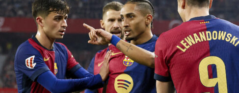 El Barça golea al Sevilla en el Pizjuán y se reengancha a la lucha por el liderato