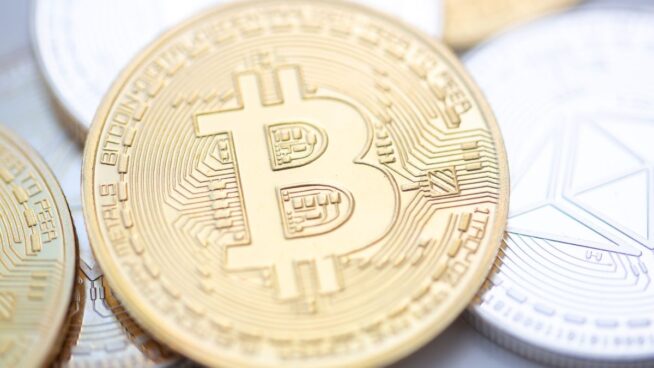 El bitcoin registra una caída del 5% y su valor cae por debajo de los 80.000 dólares