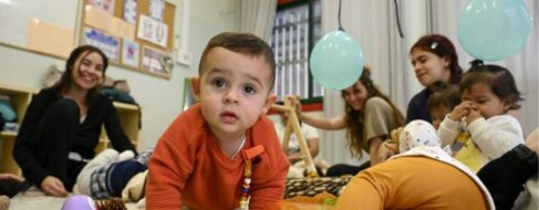 CaixaProinfancia atendió a cerca de 66.000 niños en riesgo de pobreza en 2024