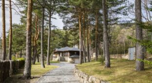 Los chalés de la urbanización de Mónica García en Cercedilla, en manos de la Justicia