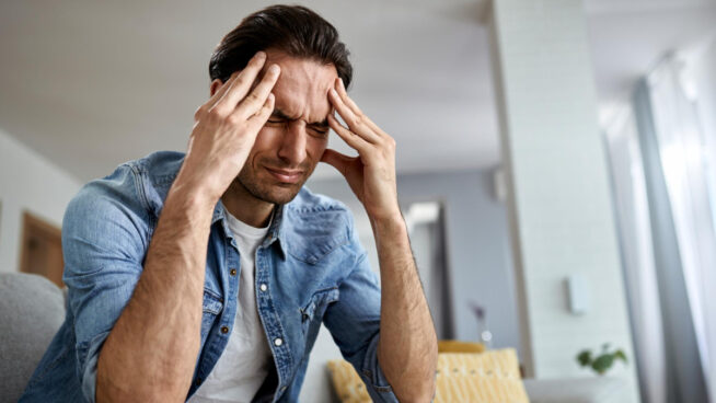 Descubre qué es la cefalea tensional y cómo este dolor de cabeza afecta a tu día a día