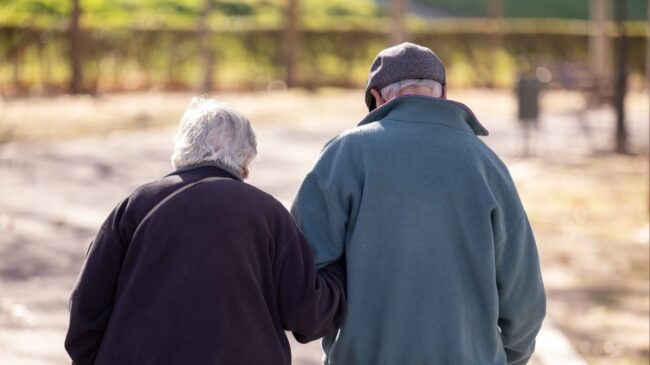Tres de cada cuatro suicidios en 2024 fueron de hombres: Sanidad exige estrategias especificas
