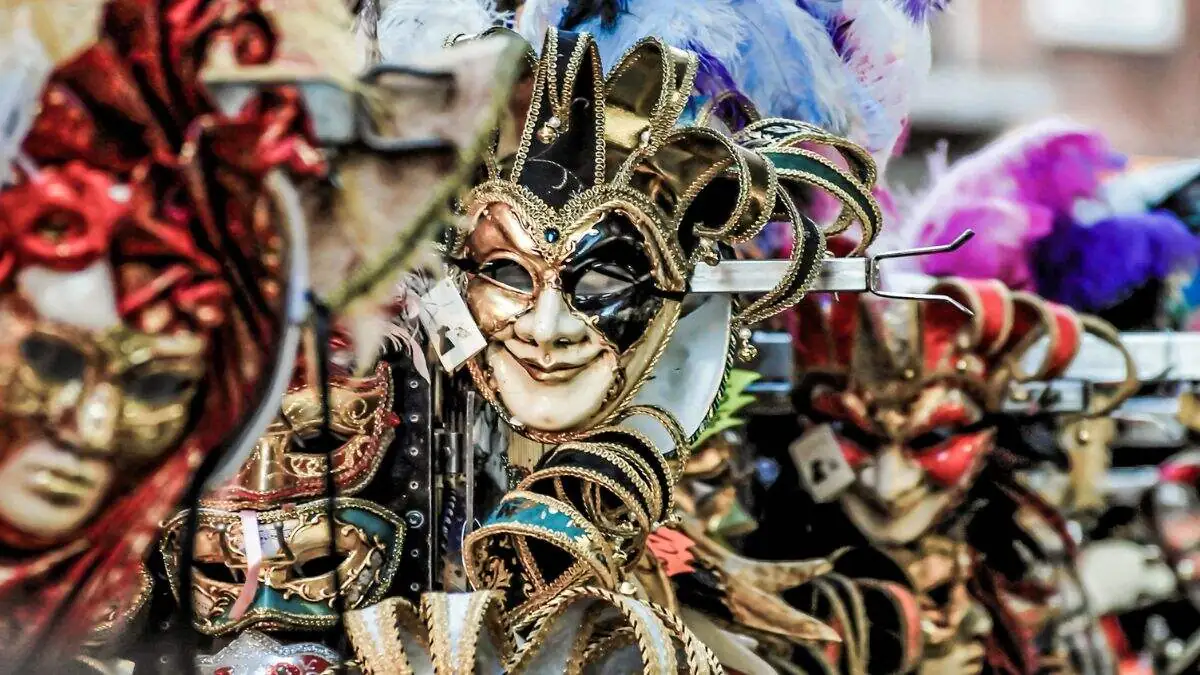 Cómo hacer las máscaras de Carnaval más originales