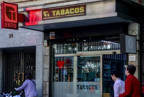 Los estancos descienden un 3% en diez años y los fumadores diarios se reducen en un 9%