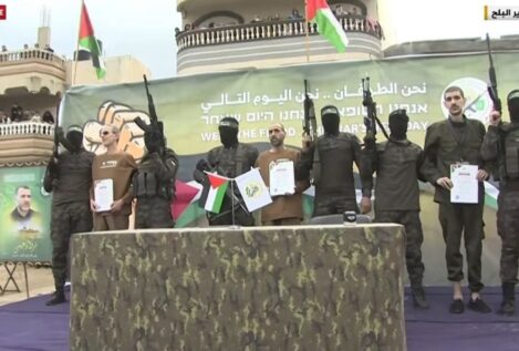 Hamás libera a tres rehenes israelíes en el quinto intercambio bajo el alto el fuego en Gaza