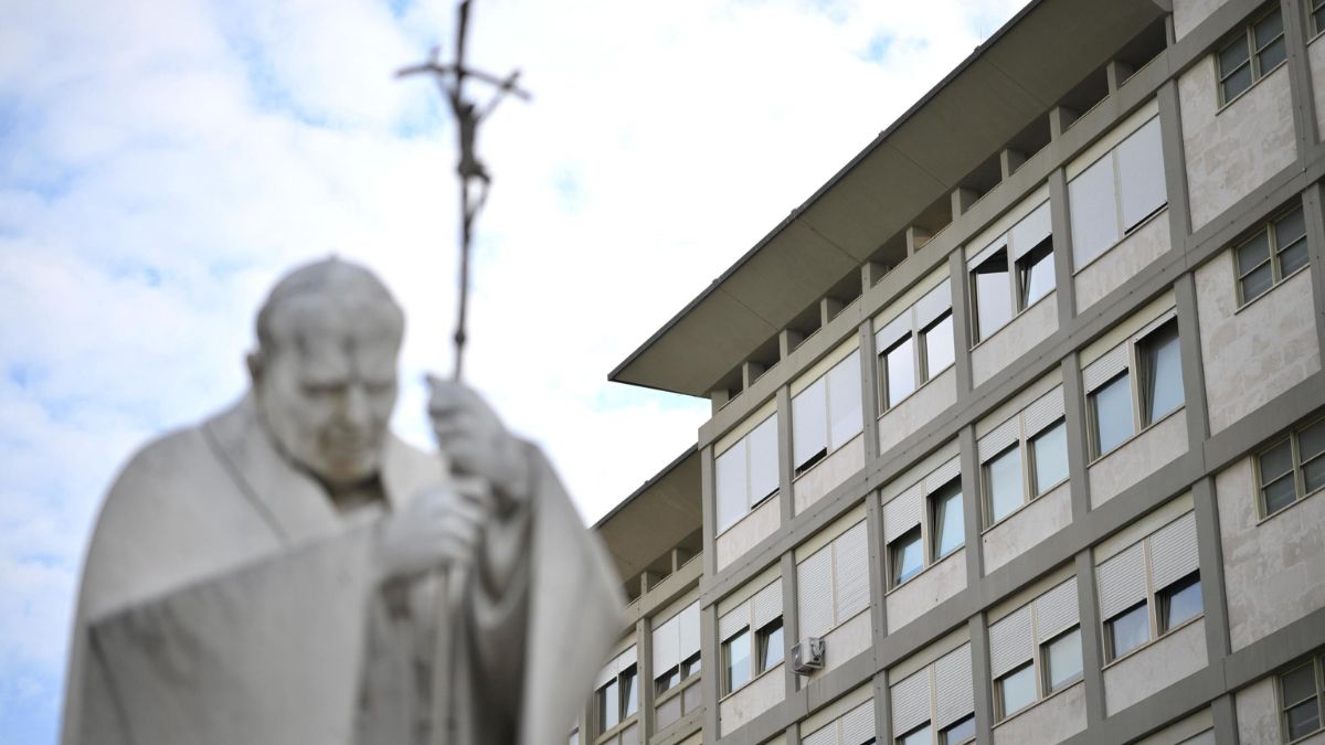 El Papa cancela la Audiencia Jubilar del sábado y delega en Fisichella para la misa del domingo