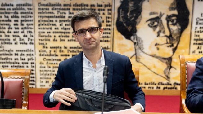 Los tres consejos de informativos de RTVE se unen para denunciar los ataques de la dirección