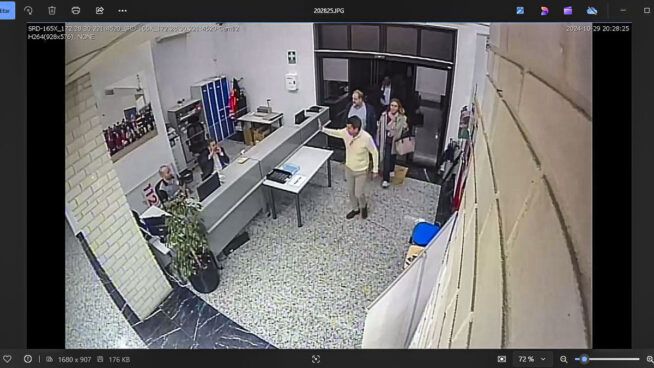 La Generalitat valenciana muestra imágenes de la llegada de Mazón al Cecopi a las 20.28 horas