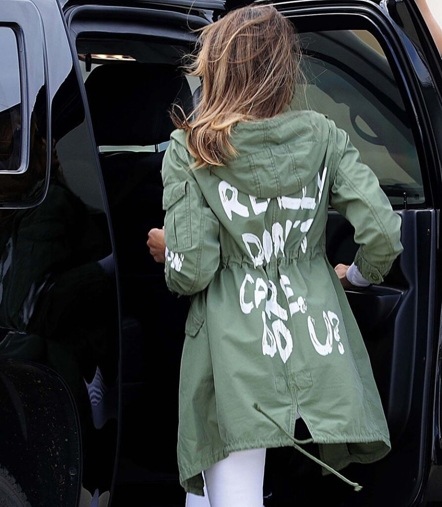 Melania con chaqueta militar de Zara. (Fuente: Instagram)