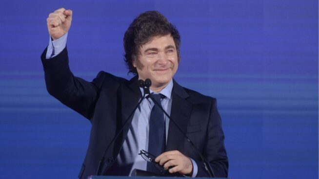 Cortan una pregunta sobre la criptoestafa durante una entrevista a Javier Milei