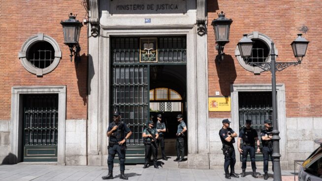 Los médicos privados autónomos llevan a los tribunales a los 'hermanos' de Muface