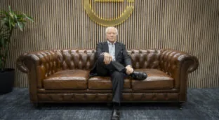 Entrevista a Juan María Nin: «El que cobra el SMI tiene que contribuir a la cotización»