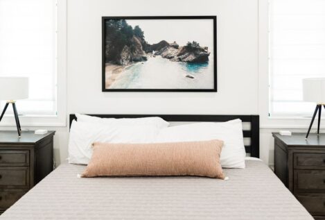 Adiós a los cuadros encima del cabecero: esta es la nueva tendencia portuguesa sofisticada