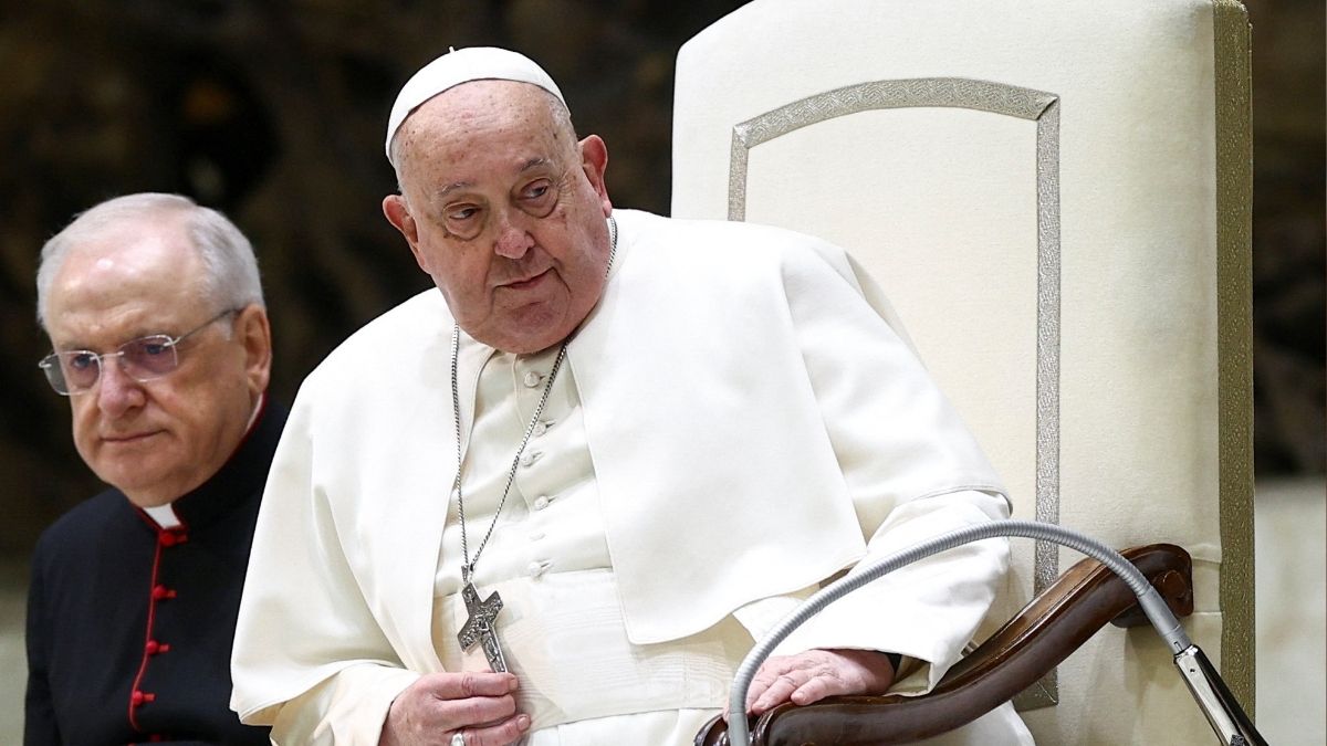 El Papa mejora ligeramente y los valores de sus análisis de sangre vuelven a ser normales