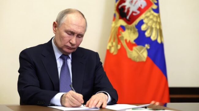 Rusia retira a los talibán de su lista de grupos terroristas