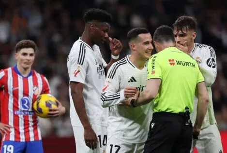 Real Madrid y Atlético empatan un derbi con polémica arbitral
