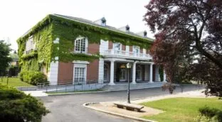 La Moncloa gastó 1,4 millones de euros en electricidad y 320.000 en agua en 2025