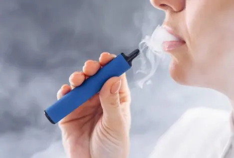 Nueve de cada diez fumadores deja el tabaco o reduce su consumo por el vapeo, según un estudio