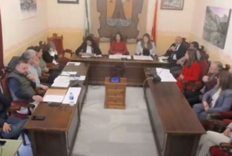 Un tránsfuga del PP facilita que el PSOE recupere la alcaldía de un pueblo de Granada