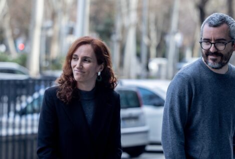 Sanidad dice que los hombres se suicidan y se drogan más «por la masculinidad»