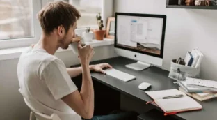 Los nómadas digitales eligen España para teletrabajar: crecen un 42% y ya son 140.000