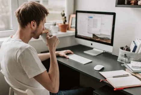 El teletrabajo se desinfla en España: solo uno de cada 10 empleados lo practica de forma regular
