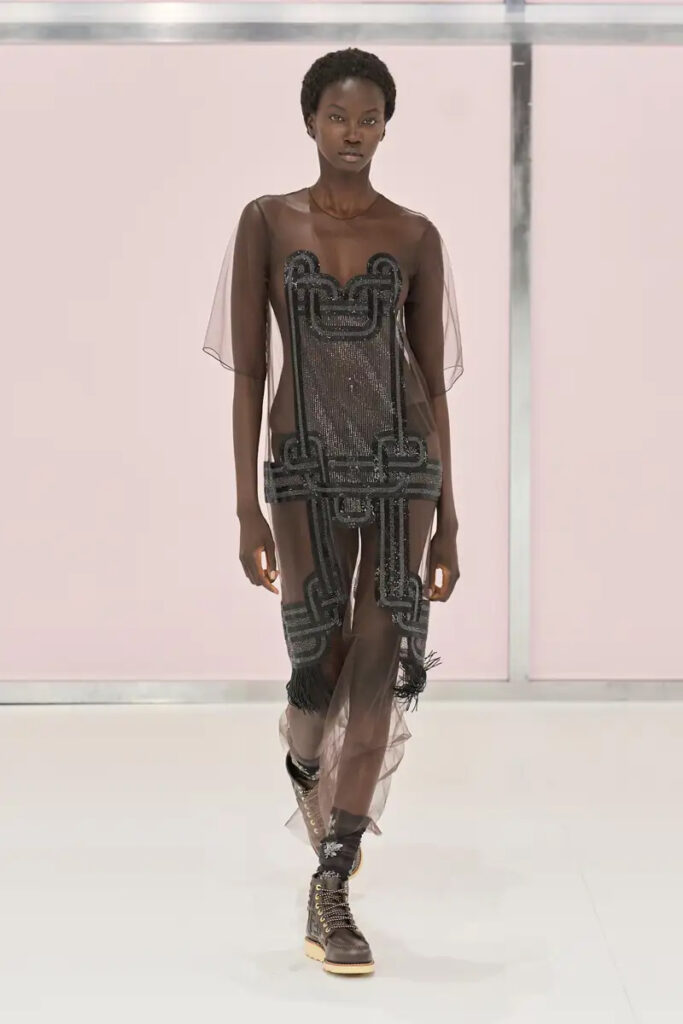 Vestido con transparencias de Fendi