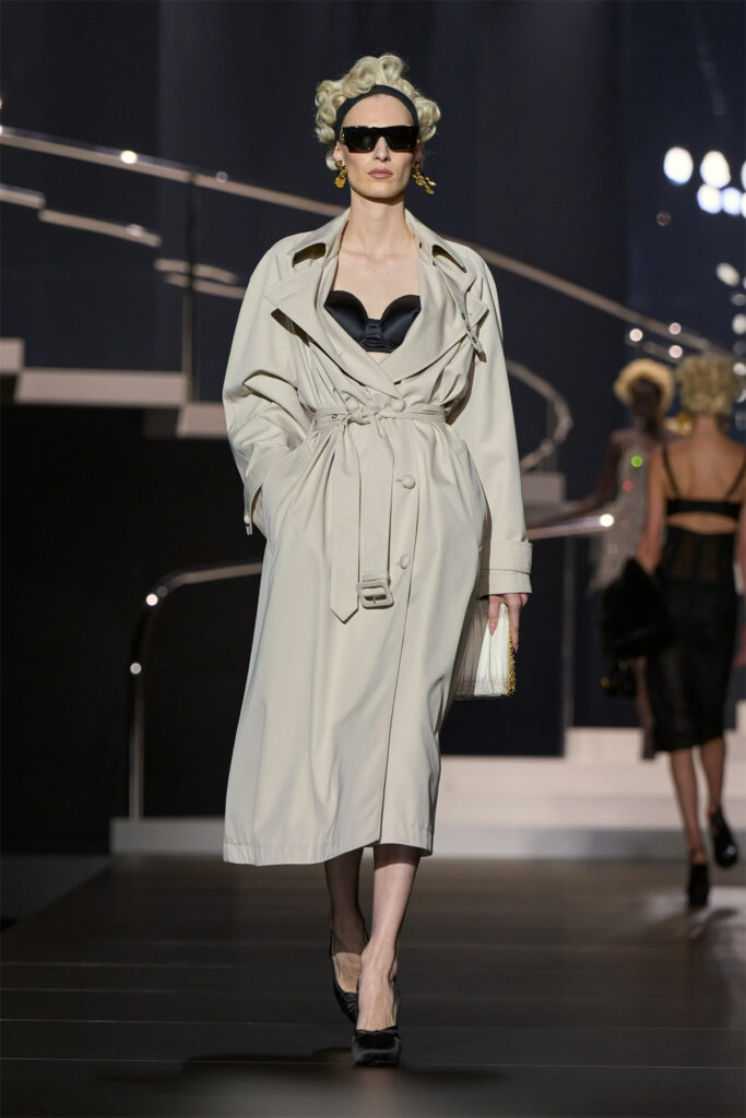 Trench de color crudo de Dolce & Gabbana