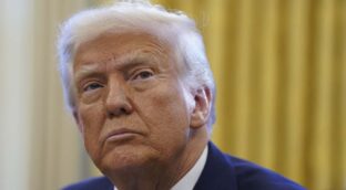 Trump dice no oponerse al despliegue de tropas europeas de paz en Ucrania