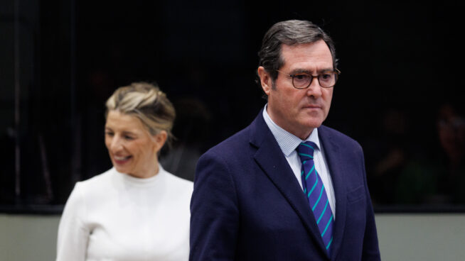 El salario mínimo que propuso CEOE es el mismo sueldo neto de Trabajo, pero sin tributar