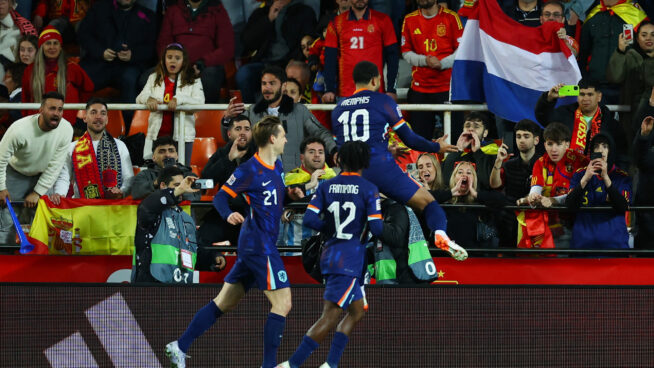 De Jong y Van Dijk lideran la lista de Países Bajos para el Mundial