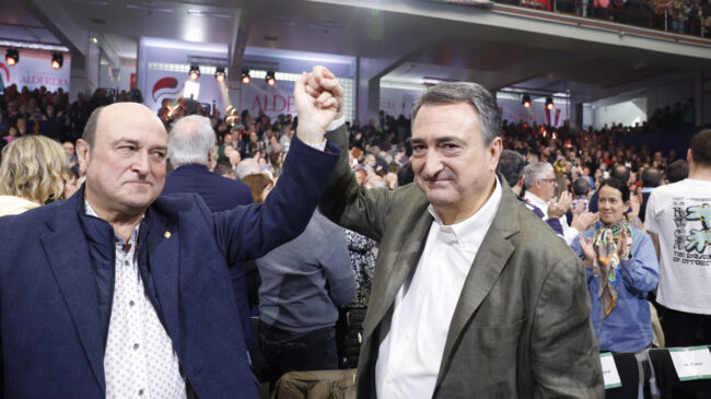 Aitor Esteban toma el relevo de Andoni Ortuzar como presidente del PNV