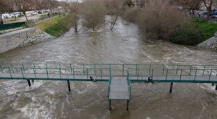 Emergencias pide limitar los desplazamientos por las fuertes lluvias en Madrid