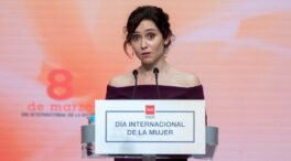 Ayuso reivindica el papel de la mujer junto al del hombre frente a «las trampas» de la ideología