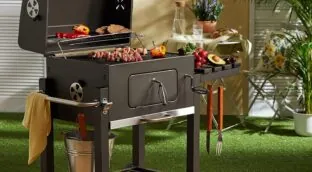 Disfruta del buen tiempo y el aire libre con las mejores barbacoas de carbón