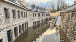 El agua del río Eresma comienza a inundar la Casa de la Moneda en Segovia
