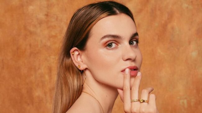 El secreto para ser la invitada perfecta: consejos de la experta en moda María Muñoz