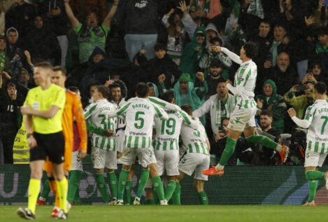 Un Betis liderado por la dupla Isco-Antony deja el liderato del Real Madrid en manos del Barça