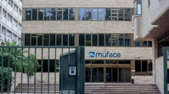 Adeslas y Asisa serán las únicas aseguradoras que se presenten al concierto de Muface