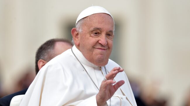 El Papa se mantiene estable pero su cuadro clínico «sigue siendo complejo»