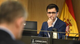 Trabajadores de RNE recogen firmas contra la «persecución interna» de la dirección de RTVE