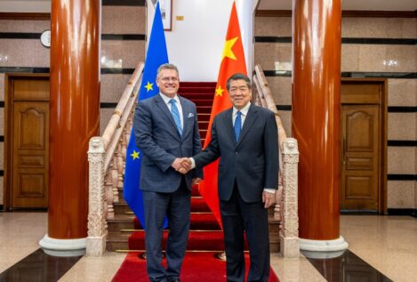 Bruselas pide a Pekín buscar un «reequilibrio tangible» en las relaciones comerciales