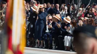 Ayuso denuncia que Sánchez se apropia del Ejército al vetar el desfile del 2 de mayo